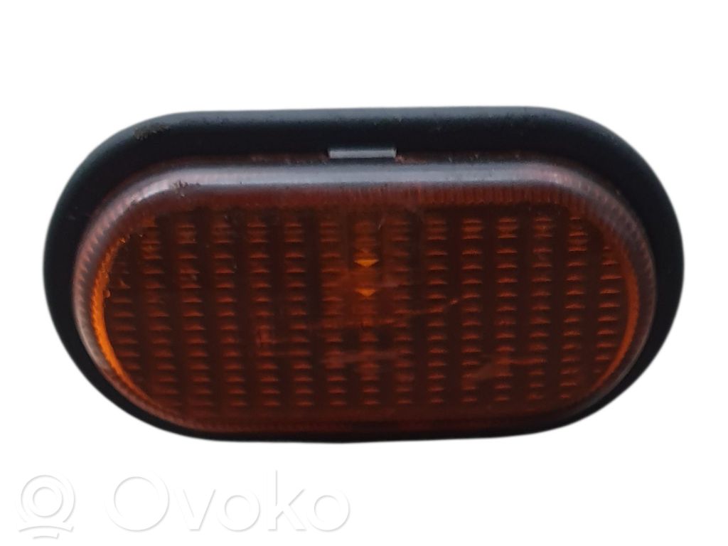 Renault Clio II Front fender indicator light 