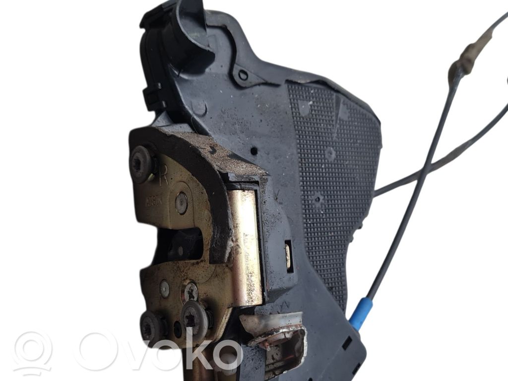 Toyota Corolla Verso E121 Front door lock 