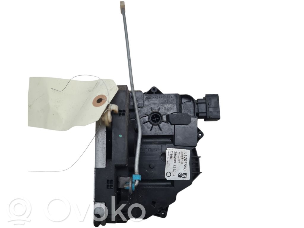 Fiat Grande Punto Zamek drzwi przednich 