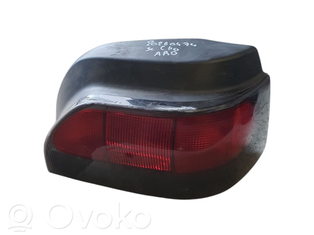 Renault Clio I Luci posteriori 