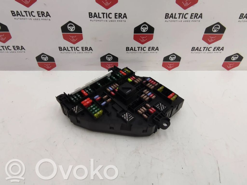 BMW 5 F10 F11 Блок предохранителей 