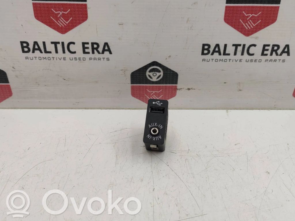 BMW 5 F10 F11 AUX jungtis 