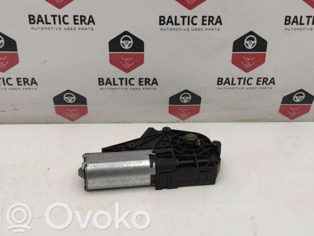 BMW 5 F10 F11 Virsbūves loga rūts atvēršanas elektromotoriņš 
