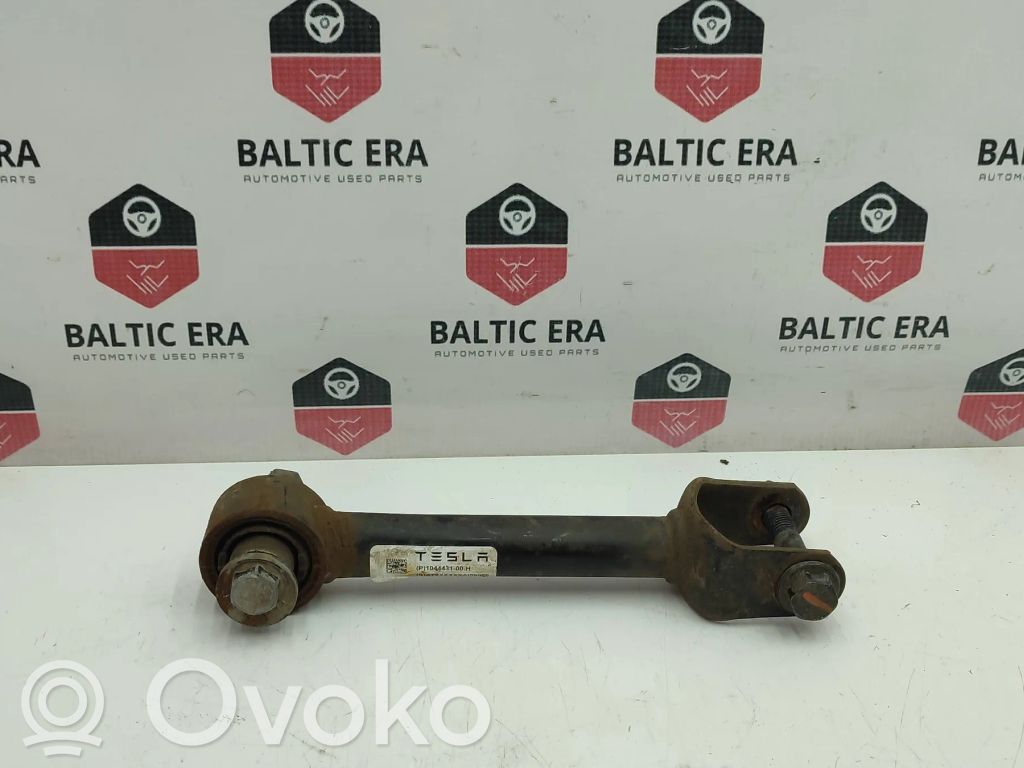Tesla Model 3 Вилы 