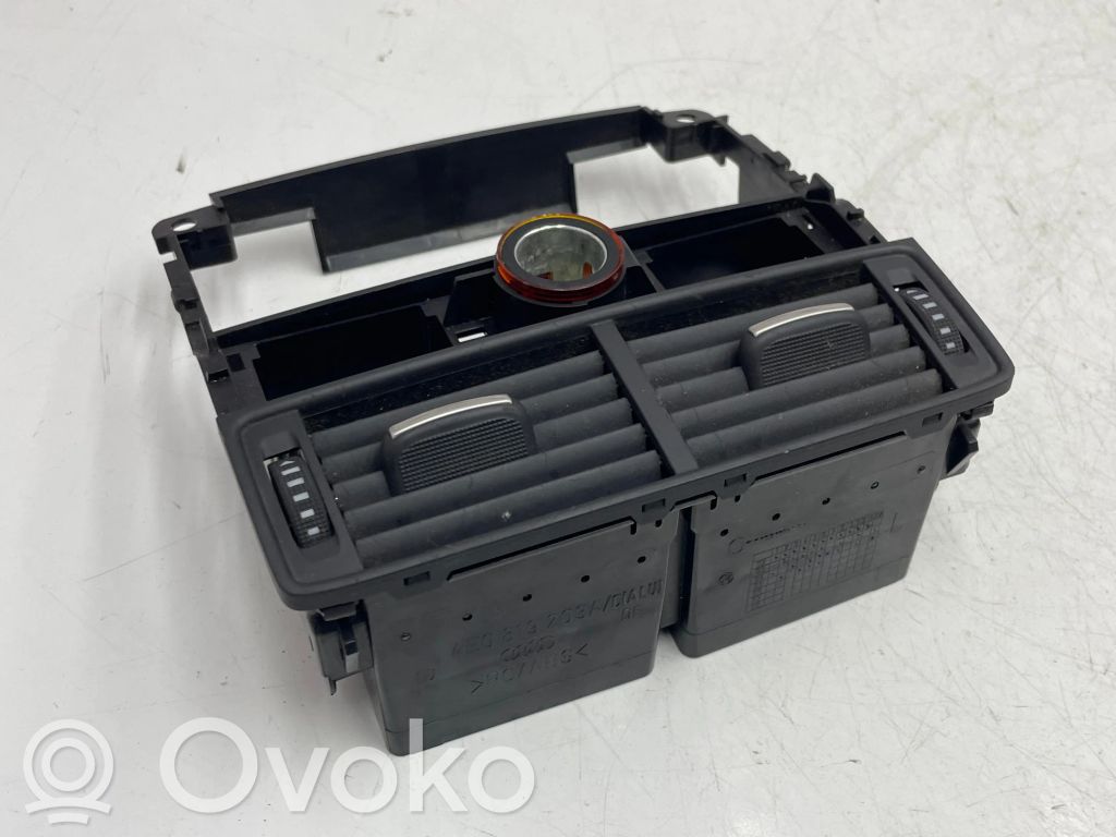 Audi A8 S8 D3 4E Oro grotelės gale 