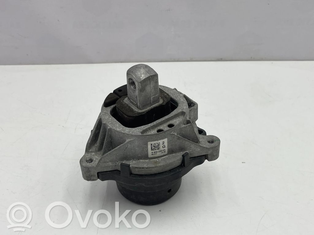 Wspornik / Mocowanie silnika   6850220,081017