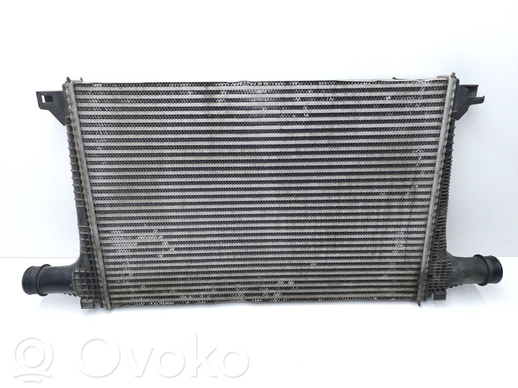 Volkswagen Touran III Interkūlerio radiatorius 