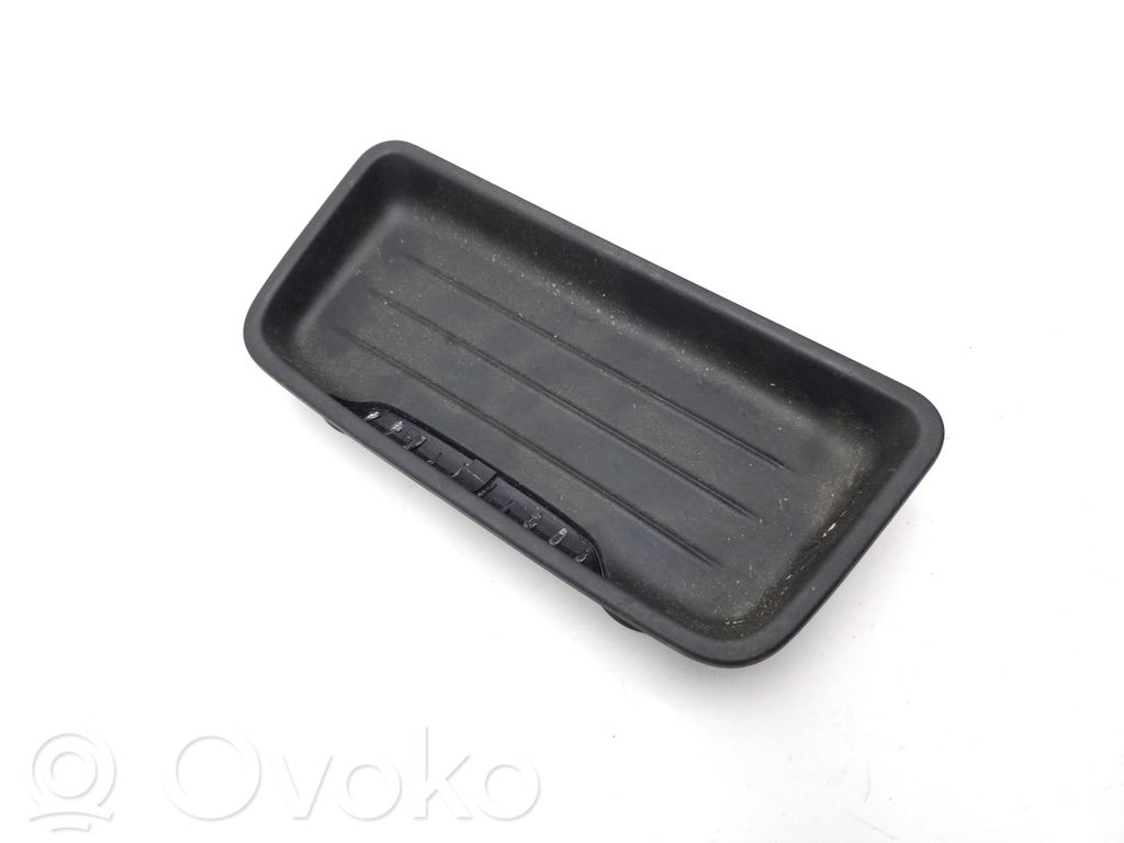 BMW 3 F30 F35 F31 Glāžu turētāja gumijas pamatnīte 