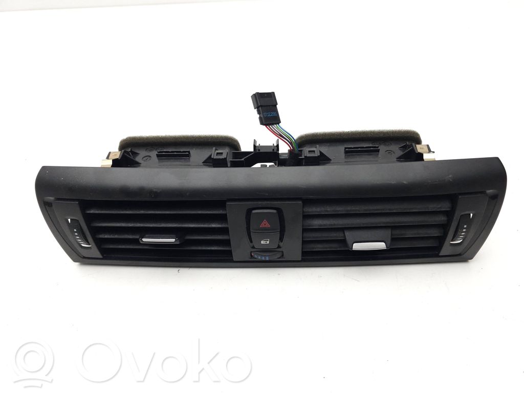 BMW 1 F20 F21 Dysze / Kratki środkowego nawiewu deski rozdzielczej 