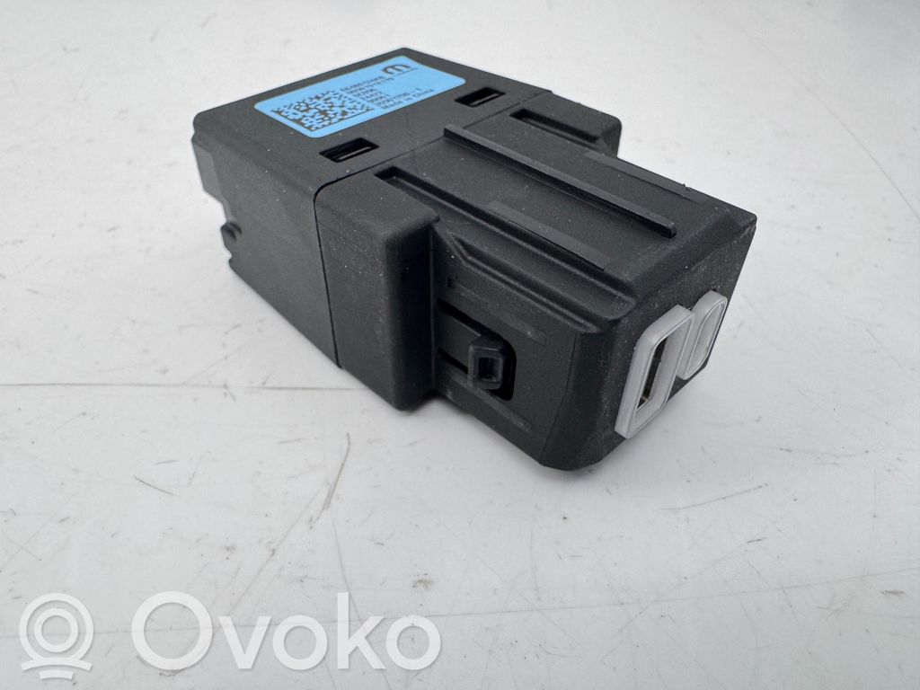 Gniazdo / Złącze USB   68480124AB,35501200