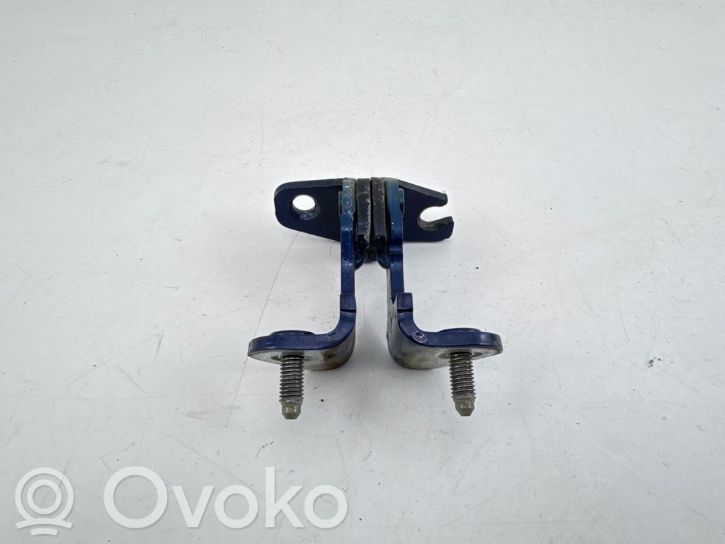 Rear door upper hinge   AO4657,E057