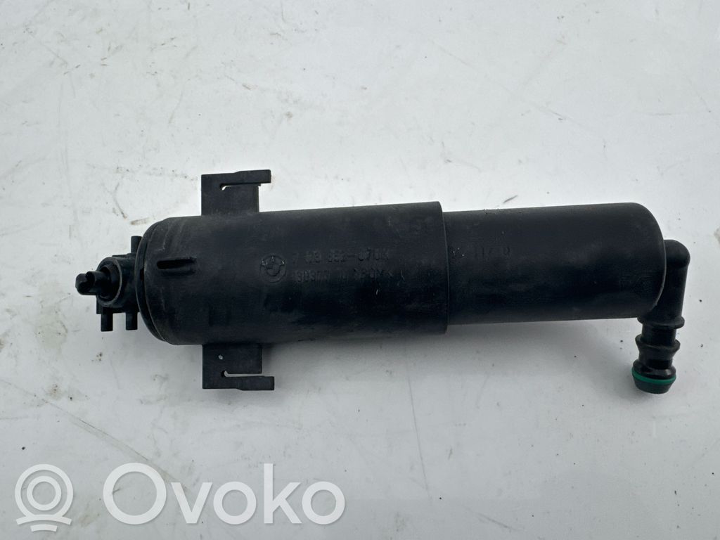 BMW X5 E70 Headlight washer spray nozzle 