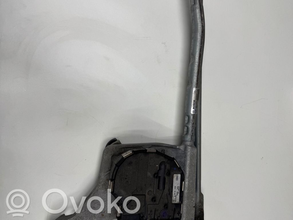 Audi Q7 4M Etupyyhkimen vivusto ja moottori 