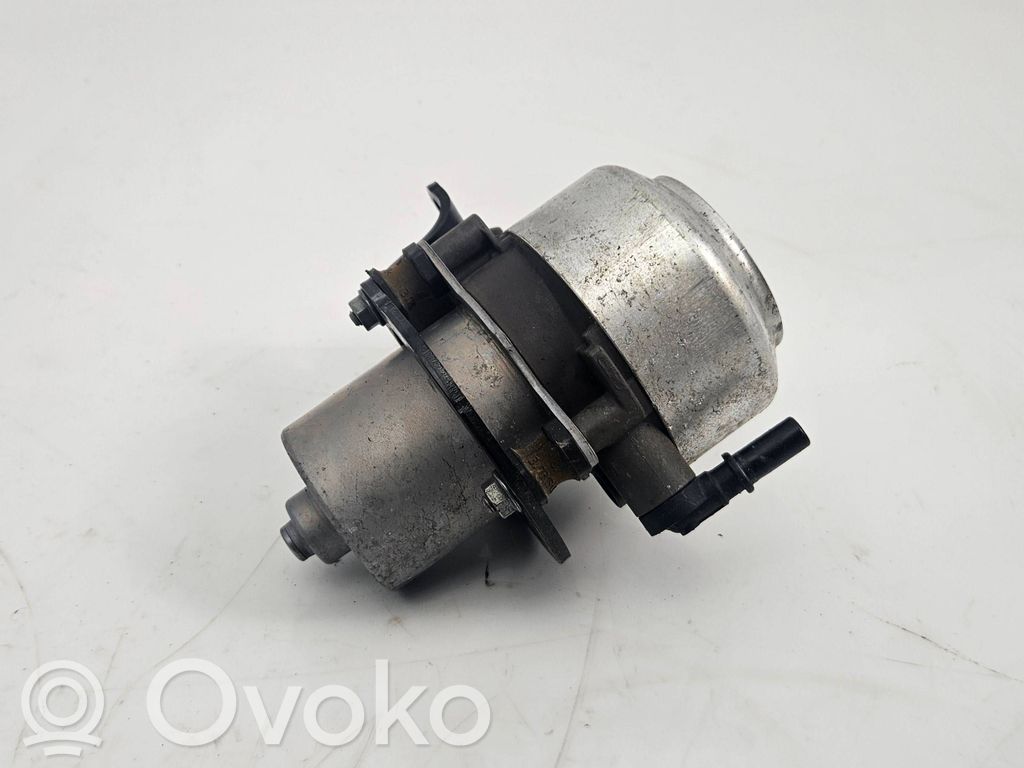 Volkswagen Golf VII Pompe à vide 