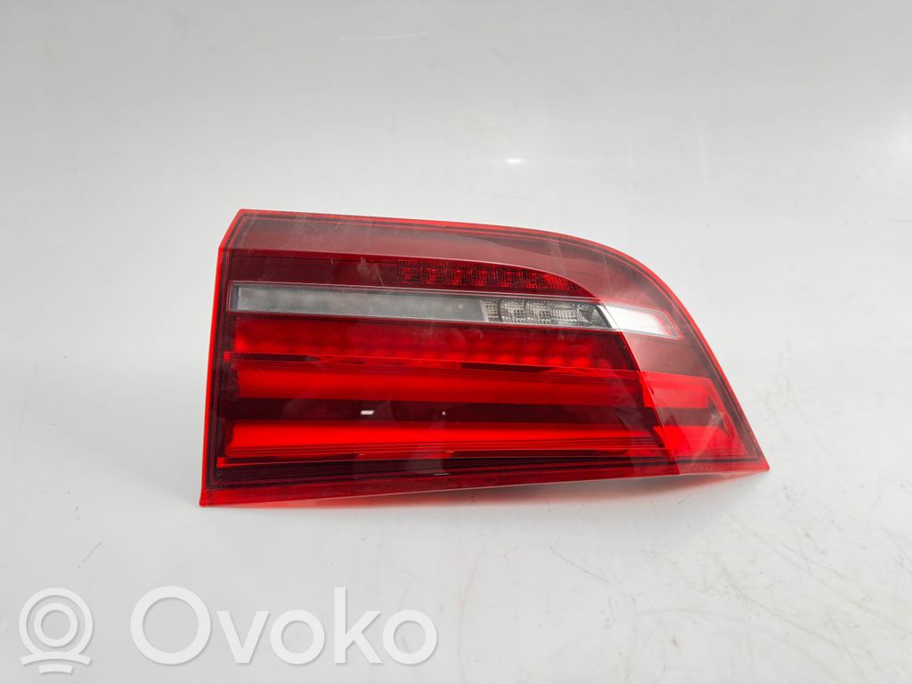Lampy tylnej klapy bagażnika   7470888,01129802,7470888235102