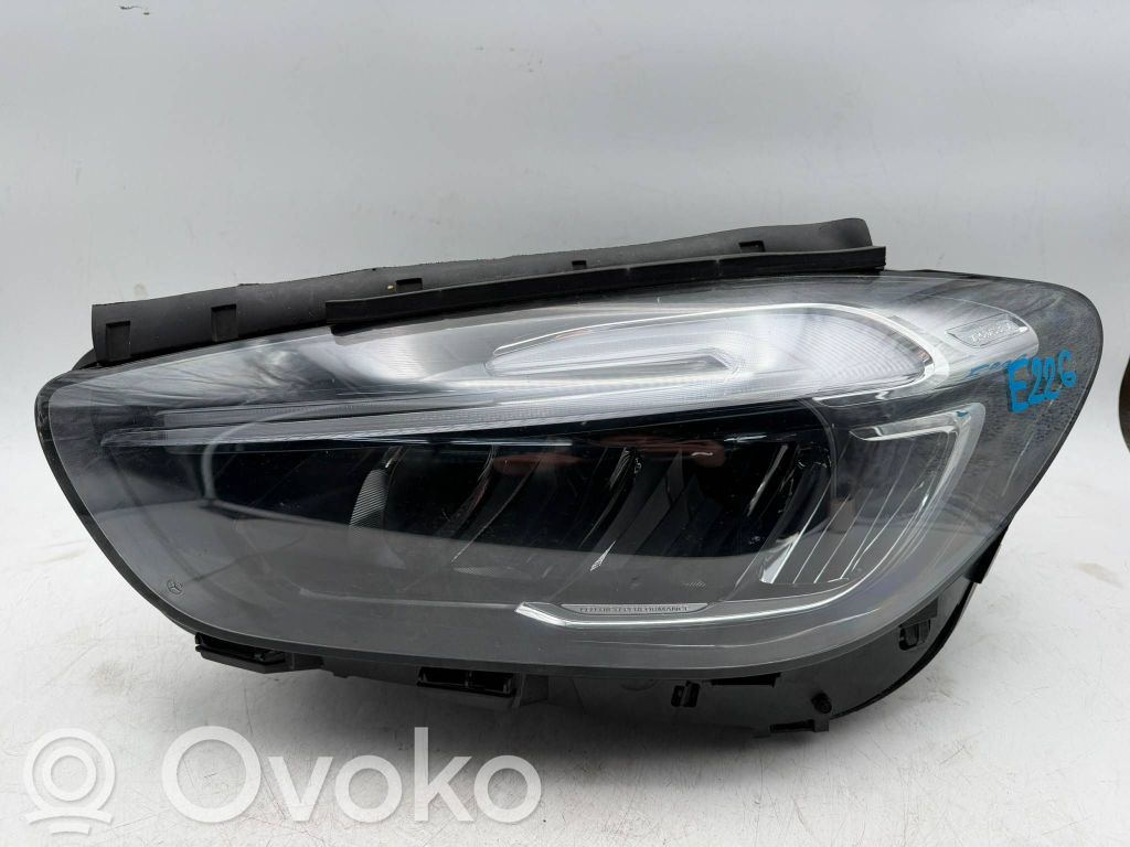 Mercedes-Benz B W247 Lampa przednia 