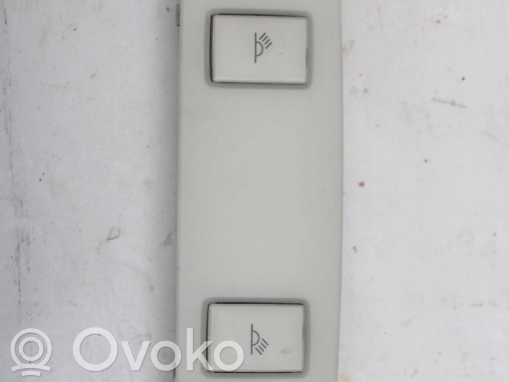 Audi A6 S6 C6 4F Lampka drzwi przednich 
