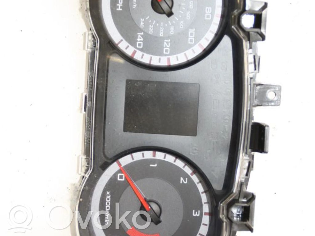Mitsubishi Outlander Geschwindigkeitsmesser Cockpit 