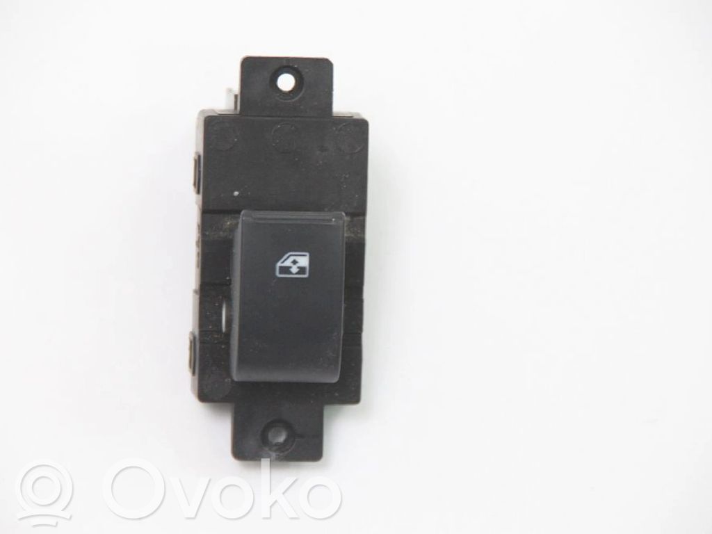 Electric window control switch   7K23,7K23,7K23