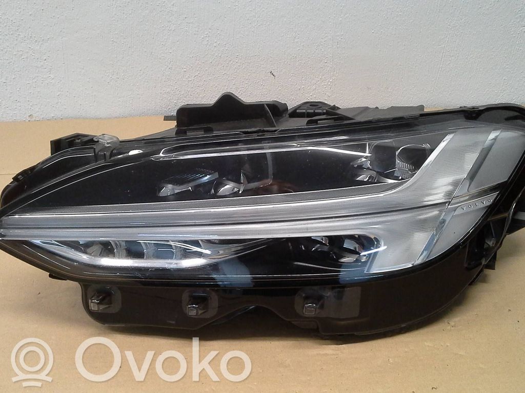 Volvo S90, V90 Scheinwerfer 