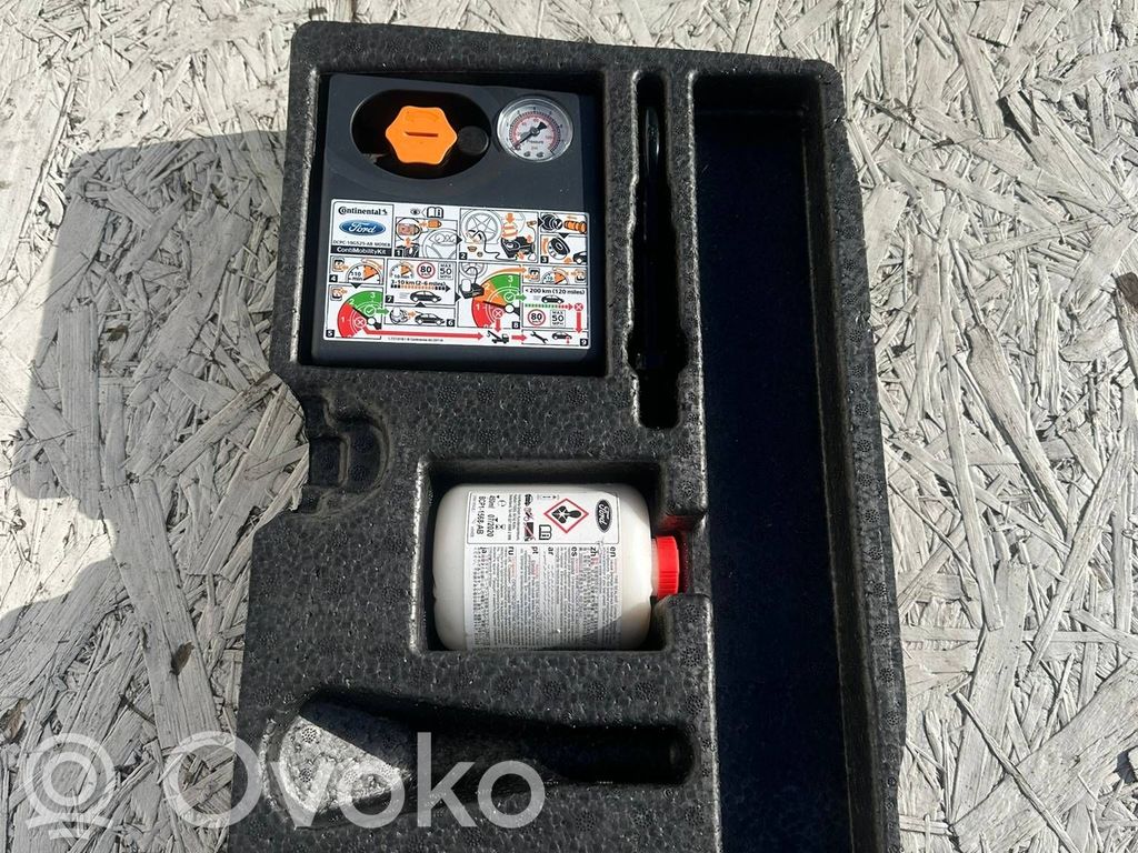 Ford S-MAX Tool set 