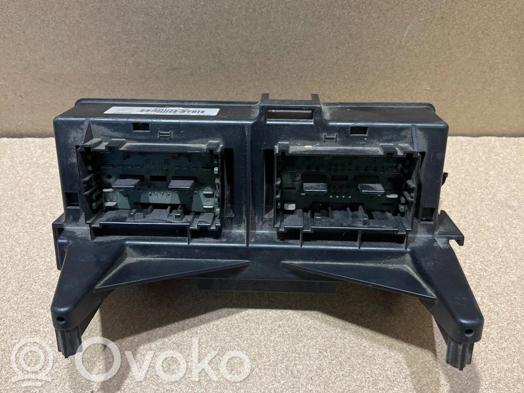 Jeep Grand Cherokee (WK) Fuse module 
