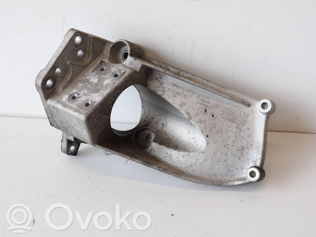 Volvo V70 Gearbox mounting bracket 
