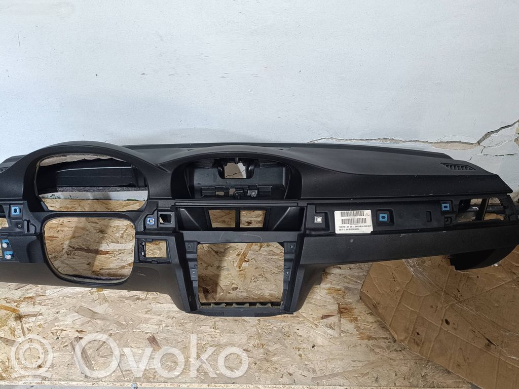 BMW 3 E90 E91 Panelis 
