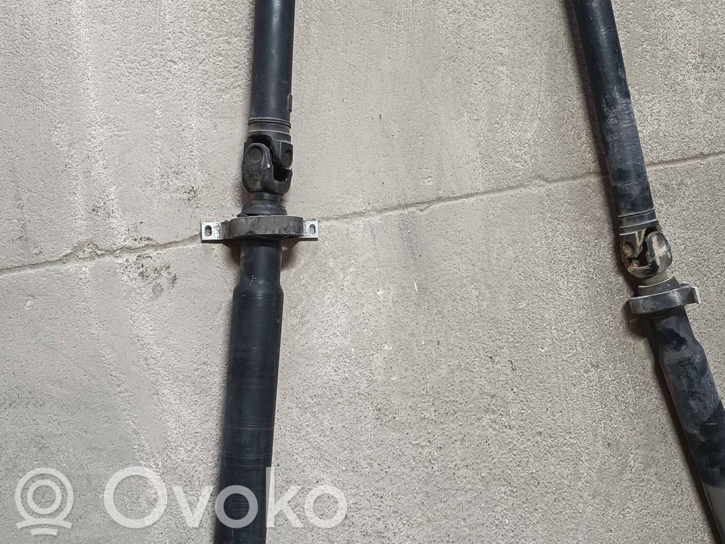 BMW 5 E60 E61 Kardanas komplekte 