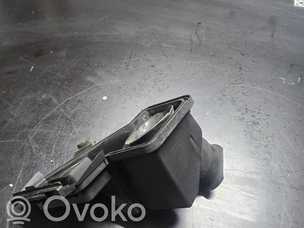 BMW 7 E65 E66 Air filter box 