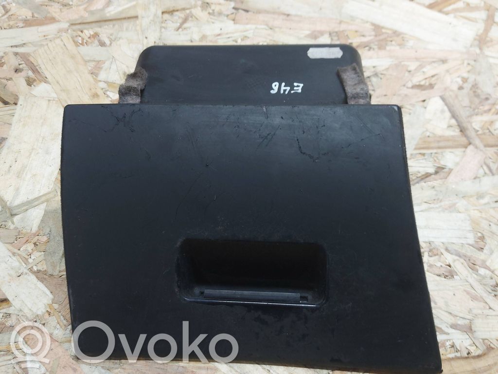 Glove box   8223192,8197492