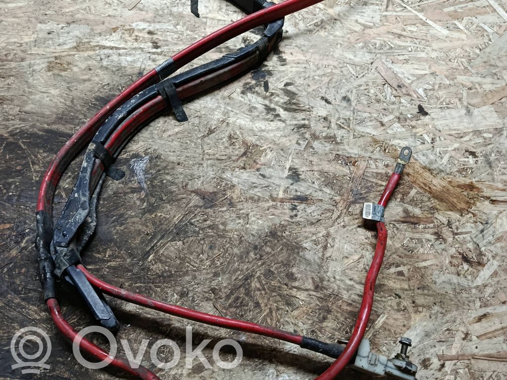 Positive cable (battery)