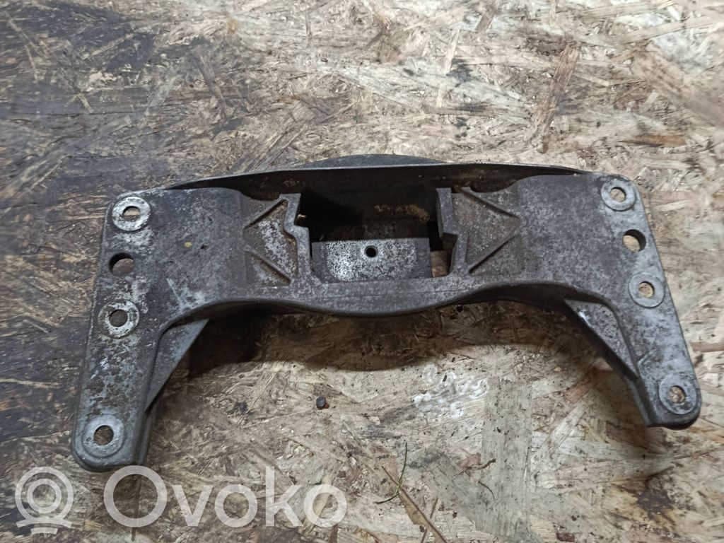 Gearbox mounting bracket   6761106,2231
