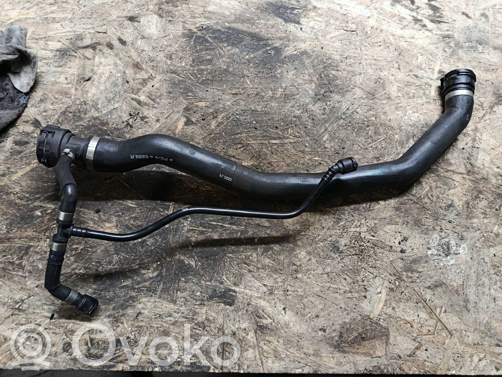 BMW 5 F10 F11 Tubo flessibile del liquido di raffreddamento del motore 
