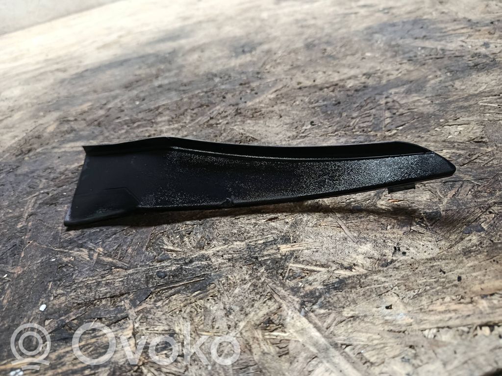 Ford Courier Moldura del parabrisas 