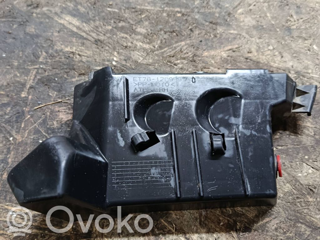 Ford Courier Priekšpusē bampera turētājs 