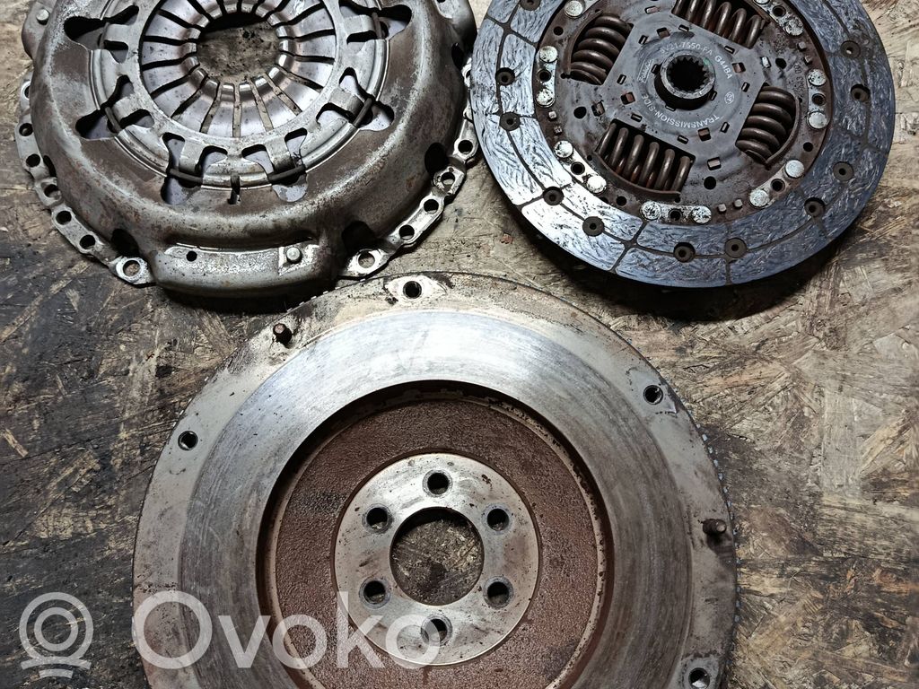 Sankabos komplektas   8V217550FA