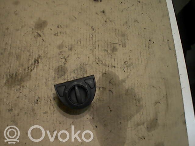 Light switch   12786134
