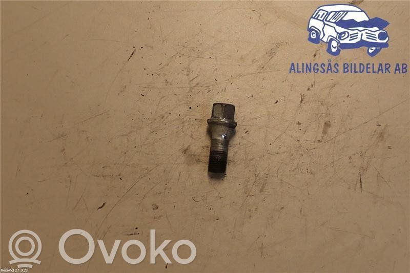 Audi A4 S4 B6 8E 8H Mutterit/pultit 