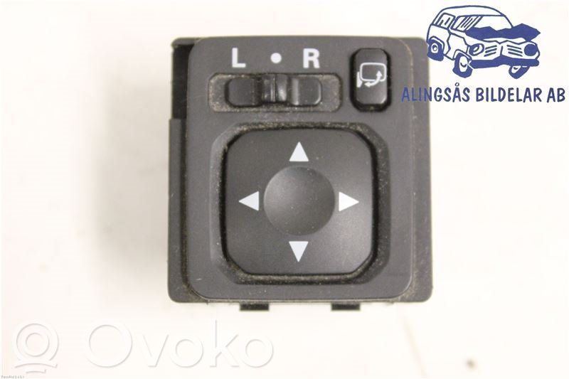 Wing mirror switch