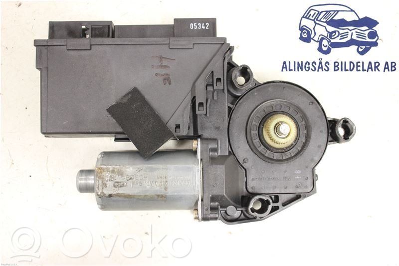 Audi A8 S8 D3 4E Front door window regulator motor 