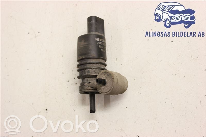 Windscreen/windshield washer pump   8260A059,3043125