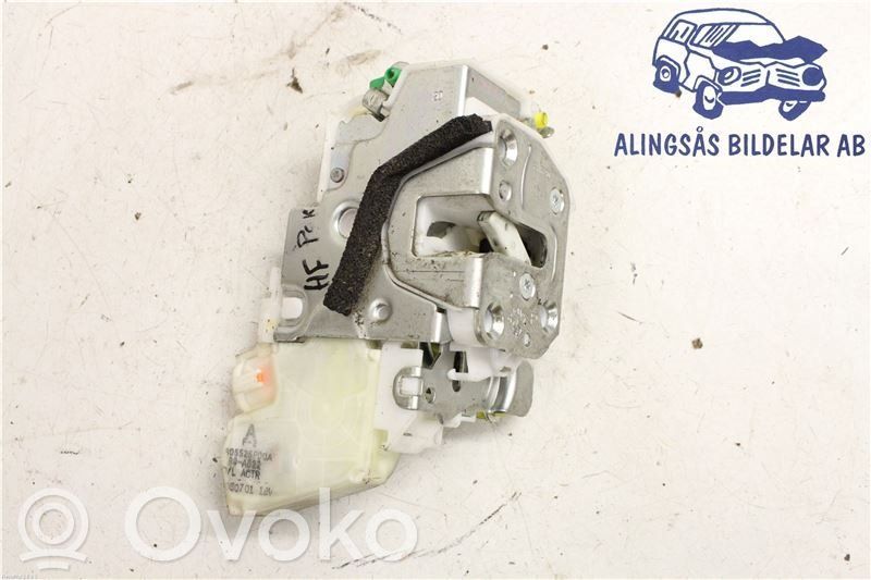 Nissan NP300 Priekinė durų spyna 