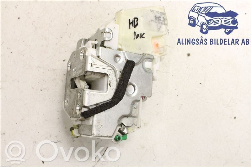 Nissan NP300 Galinių durų spyna 