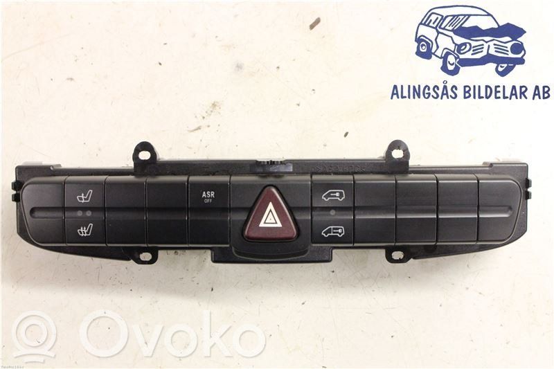 Hazard light switch   9065453607