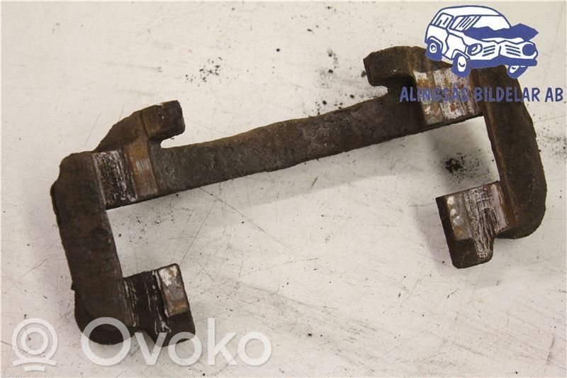 Mocowanie przedniego zacisku hamulca   8251156