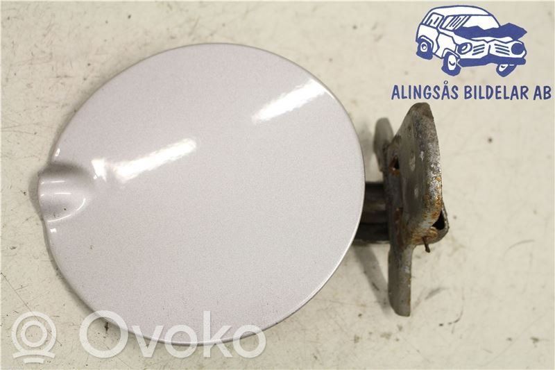 Fuel tank cap lock