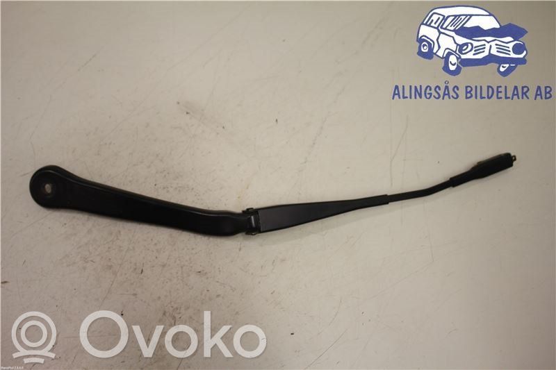 BMW 3 E90 E91 Front wiper blade arm 