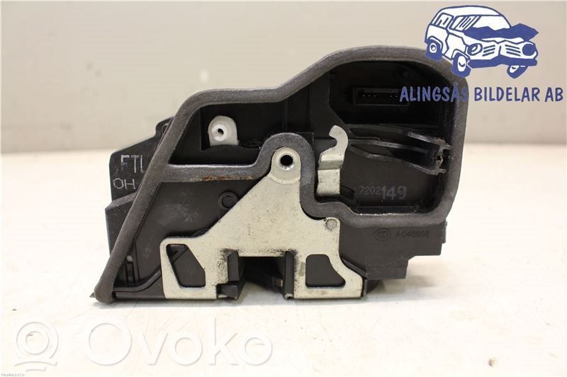 BMW 1 E81 E87 Front door lock 