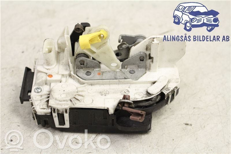 Front door lock   04589416AD